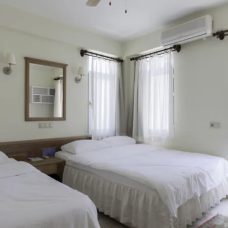 호텔 하이드어웨이 3*