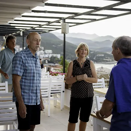 하이드어웨이 3*