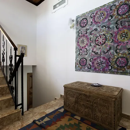 Hideaway Отель 3*