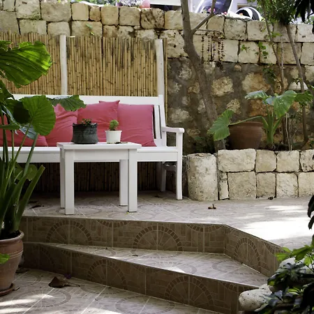 Hideaway Hotell