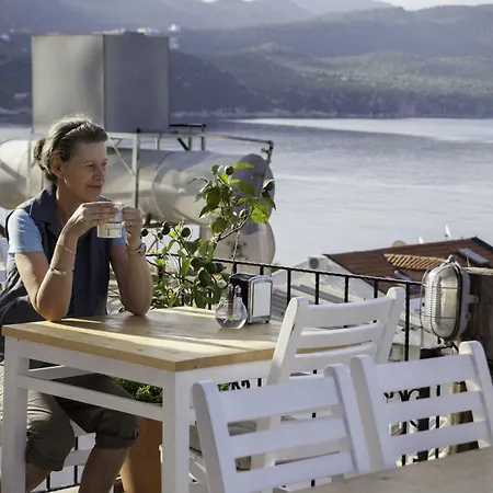 하이드어웨이 3*