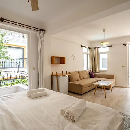 하이드어웨이 호텔 3*