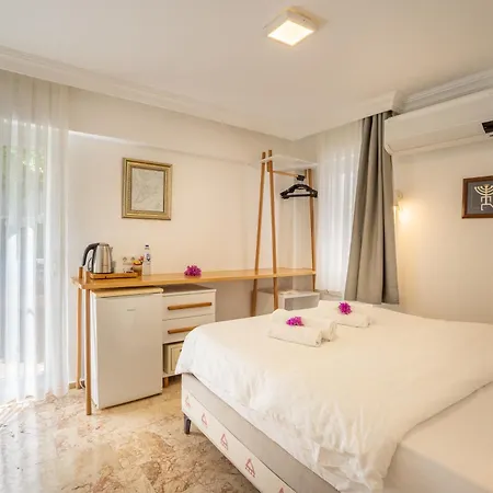 Hideaway 3*
