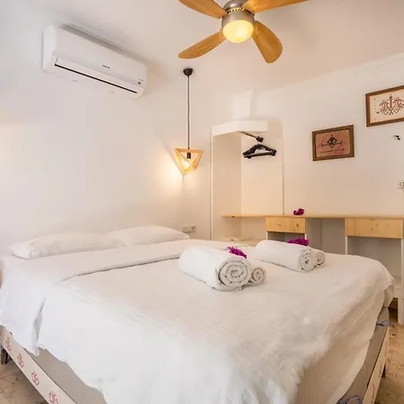 Hideaway Hotel