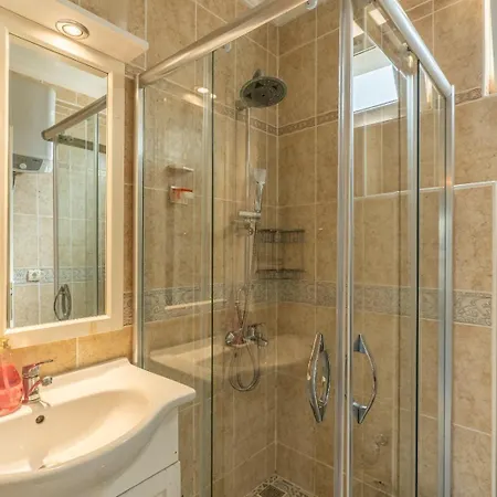 Hideaway Hotel 3*