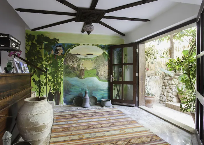 Hideaway Hotel 3*