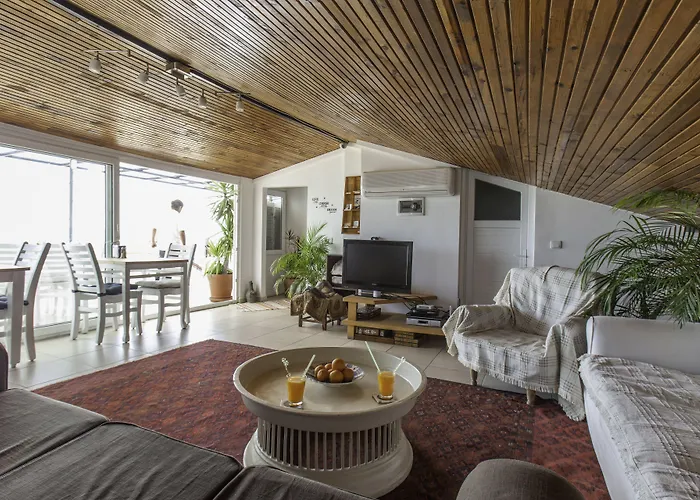 Hideaway Hotel