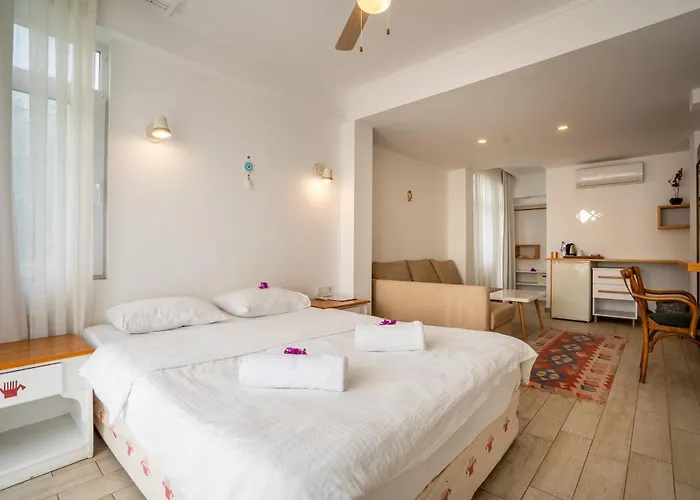 Hideaway Hotel