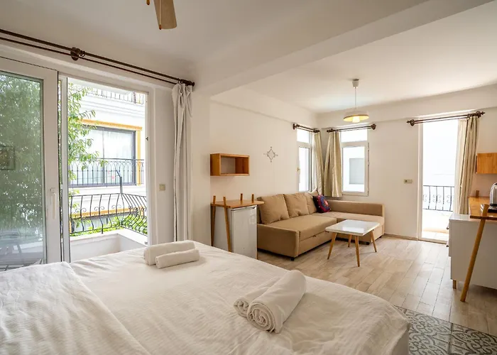 Hideaway Hotel 3*