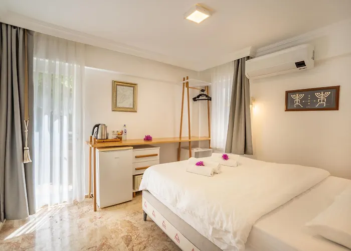 Hideaway 3*