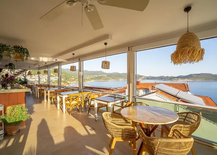 Hideaway Hotel 3*