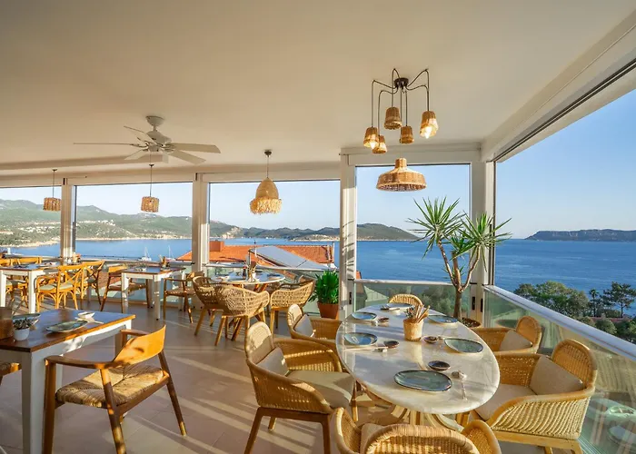 Hideaway Hotel 3*